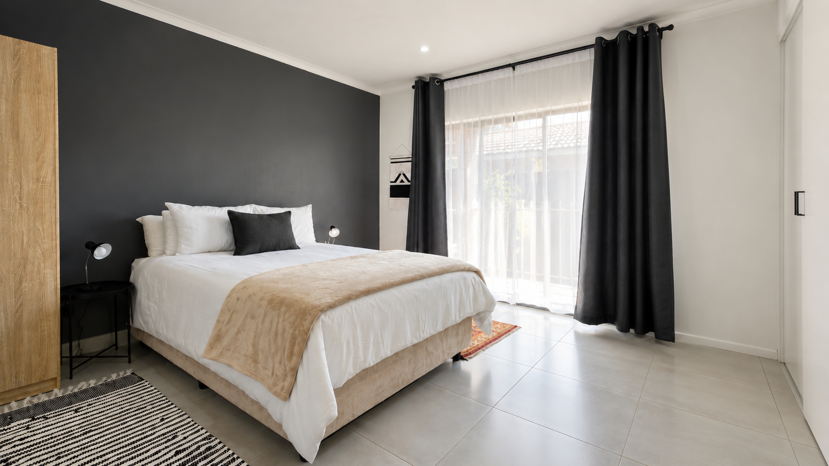 Guest room wide view